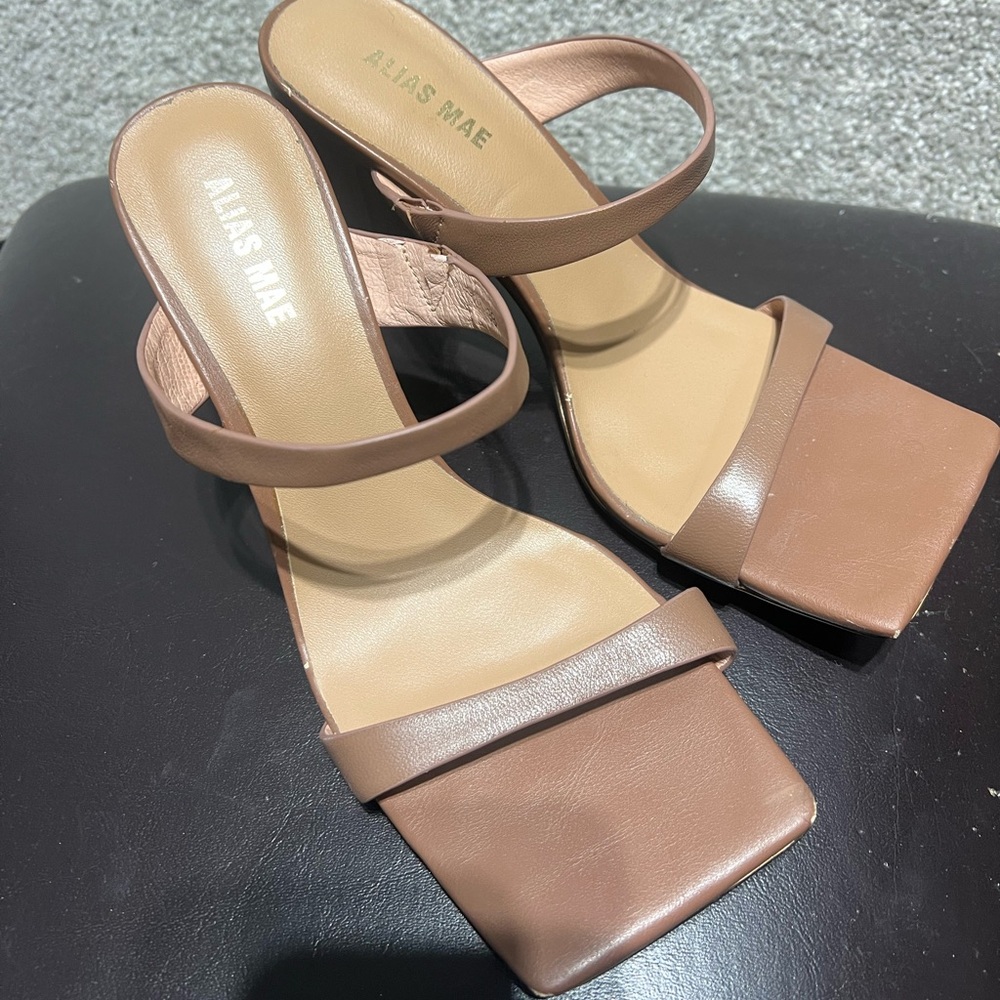 Alias Mae Woman’s Cassie Mule Heel Sandals Size 38 Tan Brown